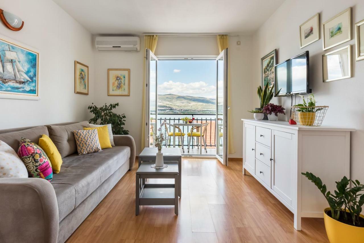 Apartments Rogulj Trogir Bagian luar foto