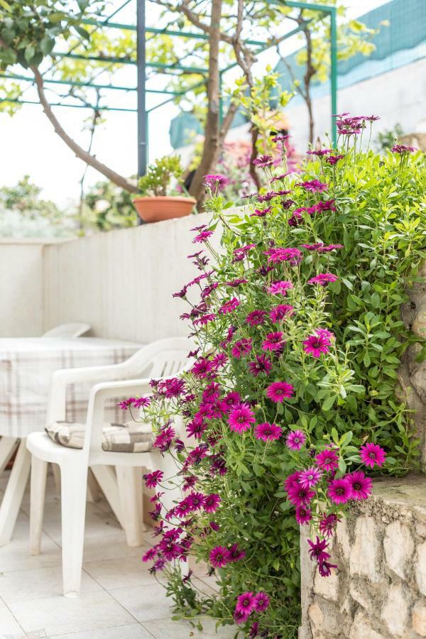 Apartments Rogulj Trogir Bagian luar foto