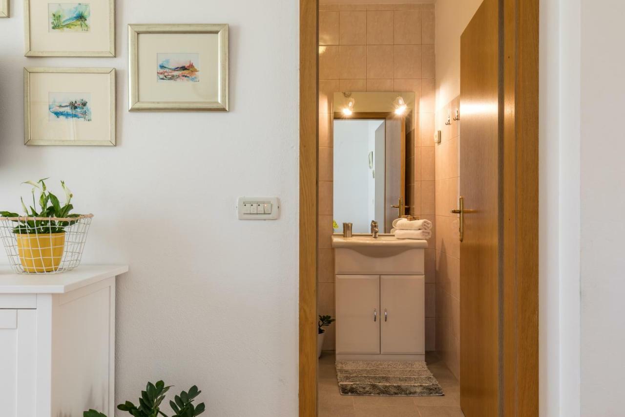 Apartments Rogulj Trogir Bagian luar foto