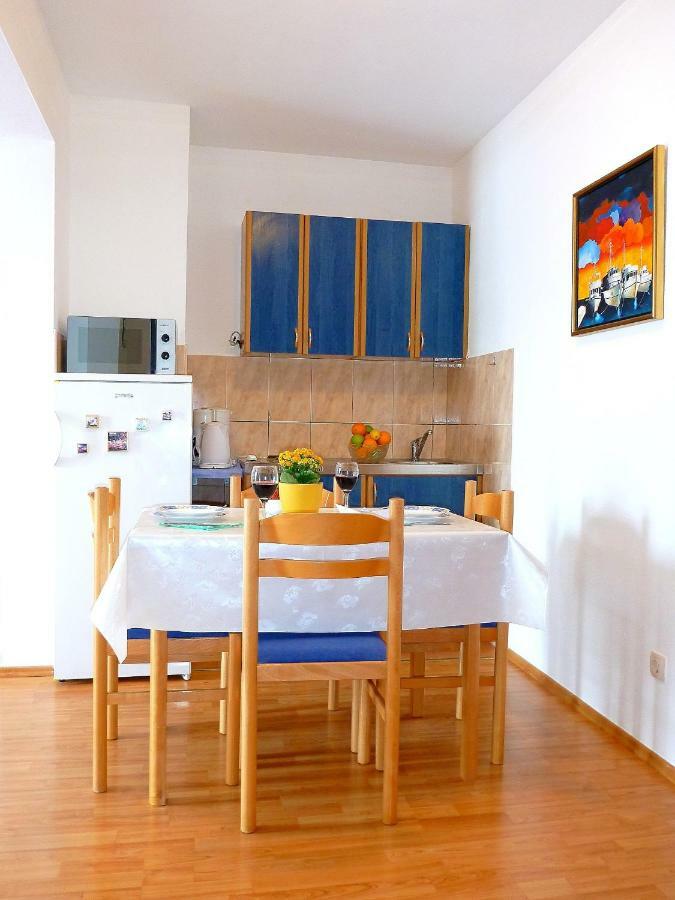 Apartments Rogulj Trogir Bagian luar foto