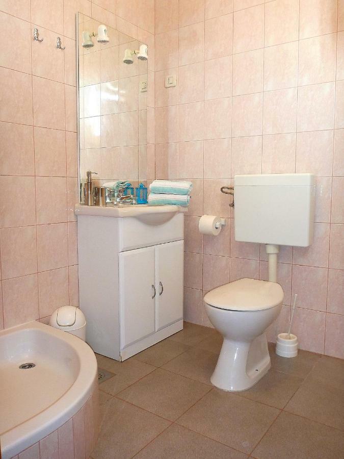 Apartments Rogulj Trogir Bagian luar foto